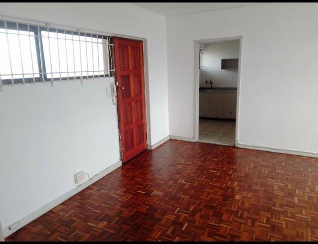 2 BEDROOM APARTMENT TO LET IN SOUTH BEACH